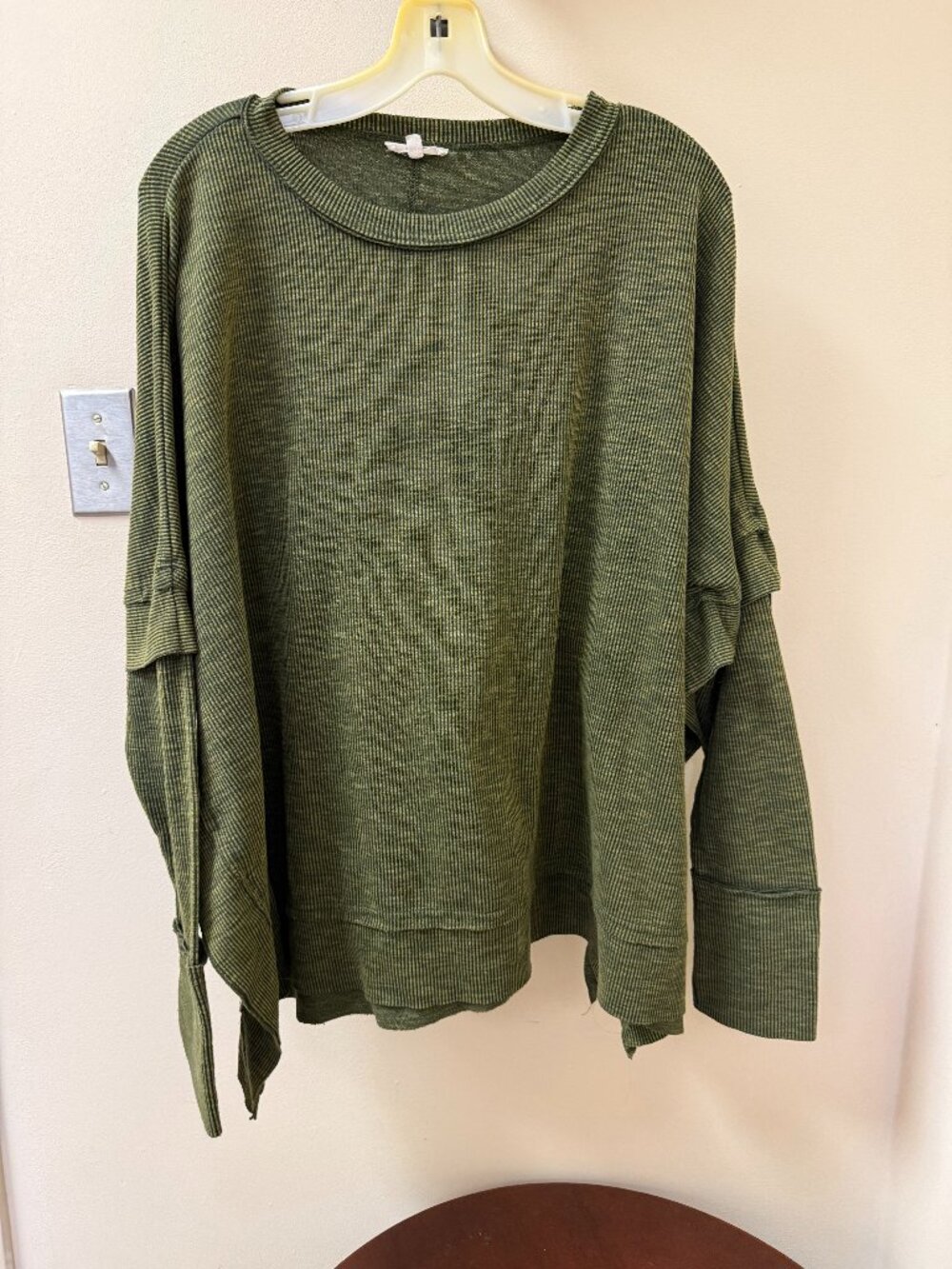 Easel Olive Green Oversized Waffle Knit Top Women's Large Raw Hem Long Sleeve Bo